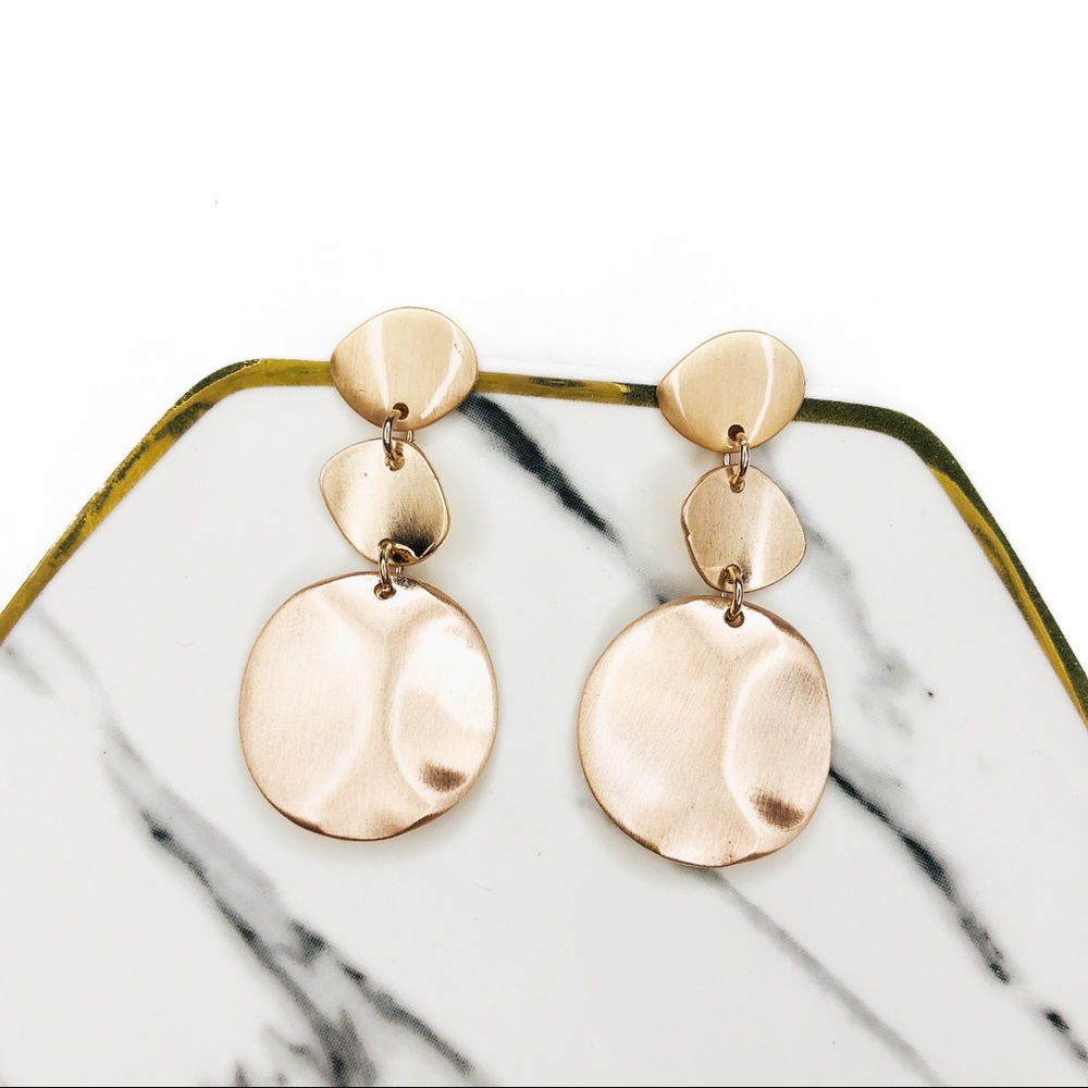 CHARLOTTE SHINED COPPER DANGLE NEUTRAL EARRINGS - Picture 2 of 4
